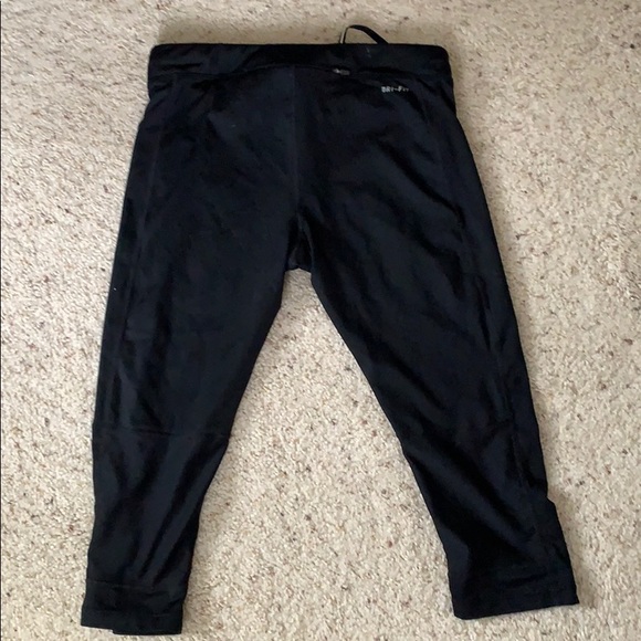 Nike cropped worked out pants - Picture 3 of 3
